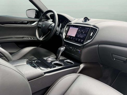 Certified 2023 Maserati Ghibli Modena Q4 AWD/4WD image 2