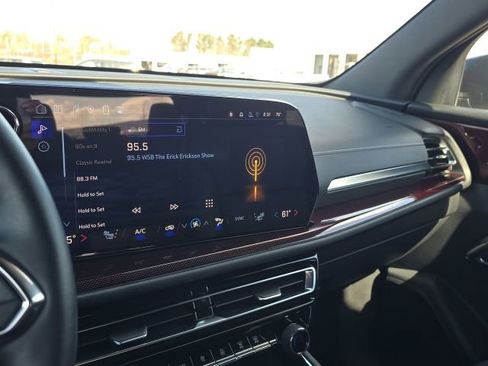 Used 2024 Chevrolet Traverse Z71 image 29