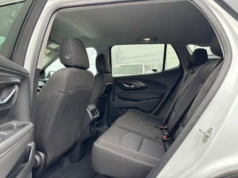 Used 2023 GMC Terrain SLE image 10
