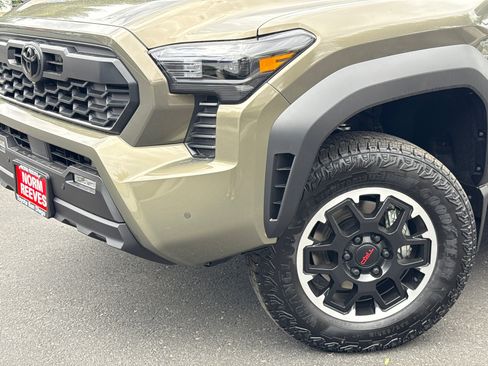 New 2026 Toyota Tacoma TRD Off-Road AWD/4WD image 3