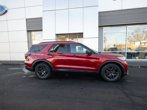 Certified 2025 Ford Explorer ST AWD/4WD image 3