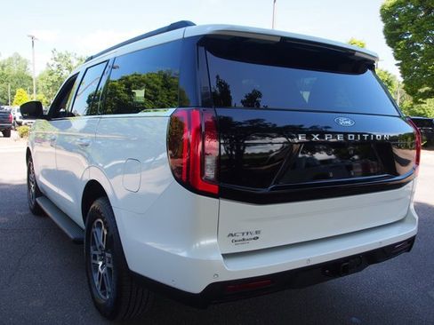Certified 2025 Ford Expedition Active RWD image 5