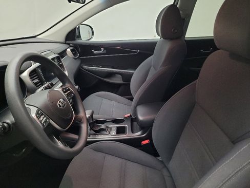 Used 2019 Kia Sorento FWD V6 image 17