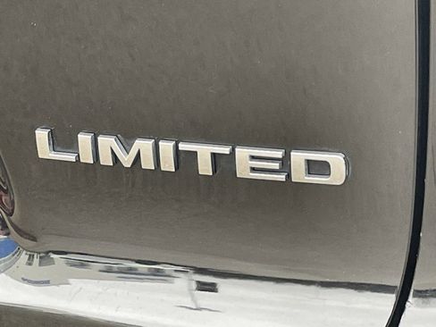 Used 2020 Jeep Cherokee Limited image 21