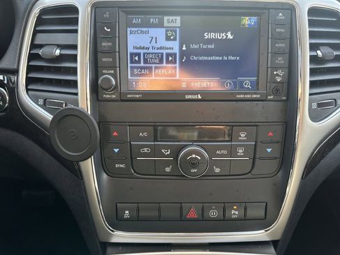 Used 2012 Jeep Grand Cherokee Laredo image 29