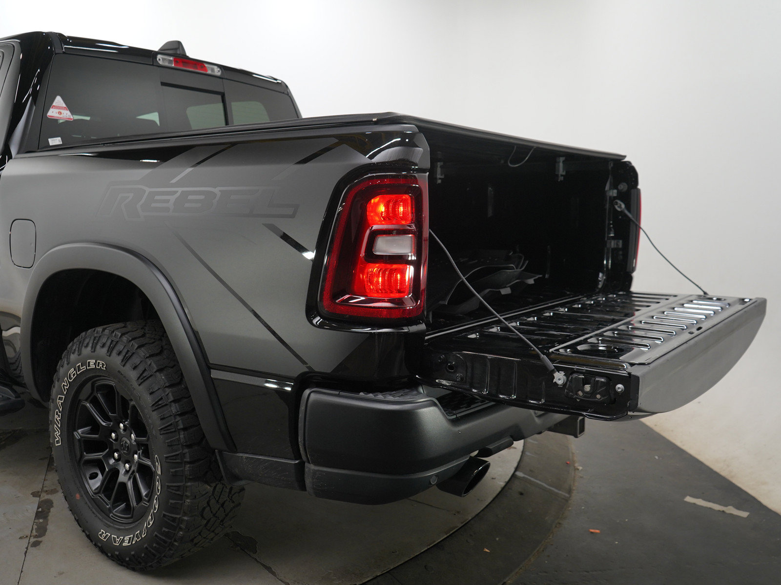Used 2025 RAM 1500 Rebel w/ Rebel Level 1 Equipment Group AWD/4WD image 9
