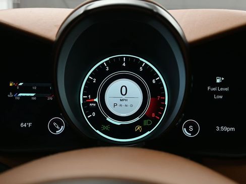 Used 2019 Aston Martin V8 Vantage Coupe image 15