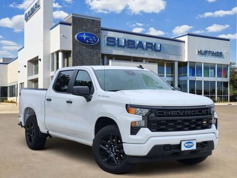 Used 2025 Chevrolet Silverado 1500 Custom RWD image 1