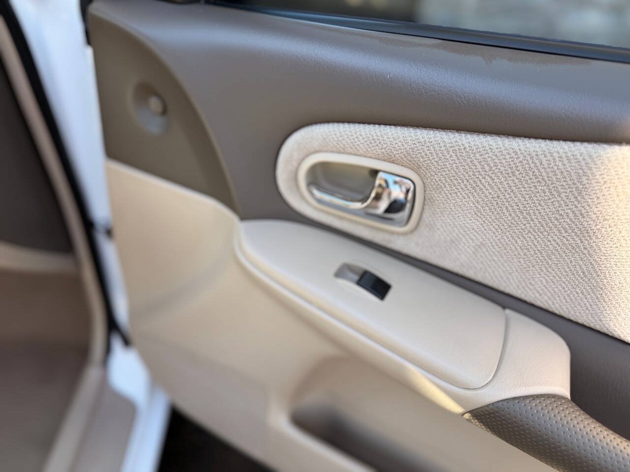 Used 2002 MAZDA Protege FWD image 90