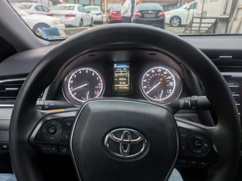 Used 2018 Toyota Camry LE w/ Convenience Package image 7