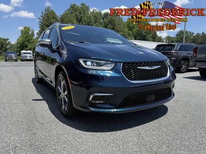 Used 2024 Chrysler Pacifica Pinnacle w/ Trailer Tow Group