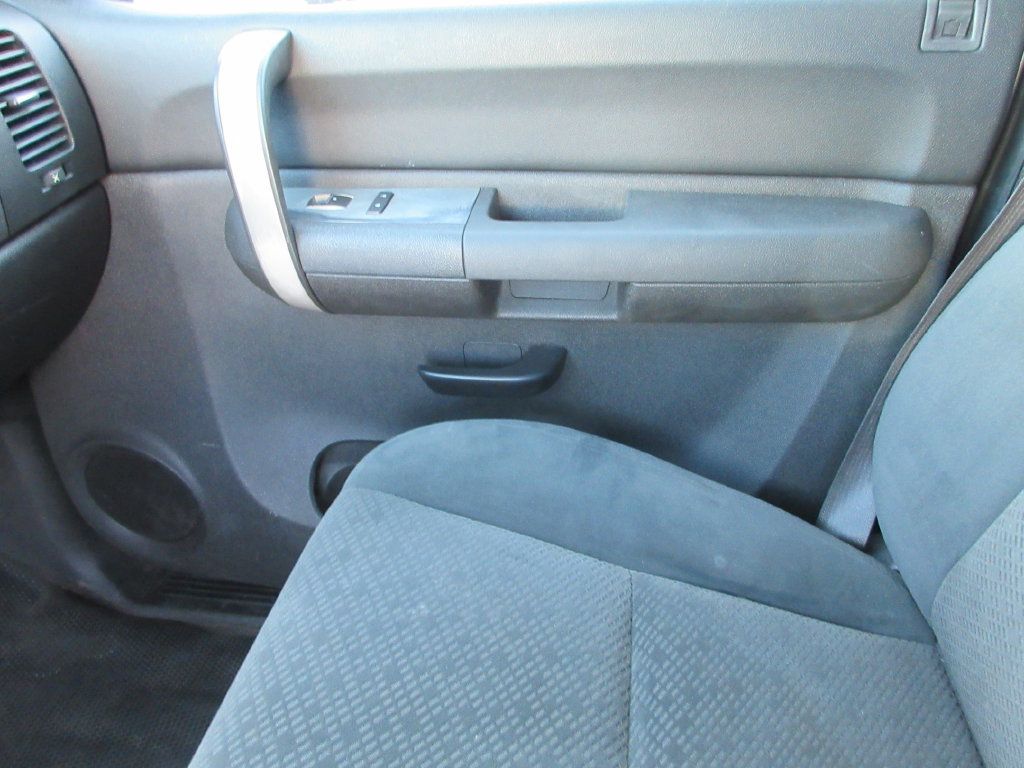 Used 2007 GMC Sierra 3500 SLE AWD/4WD image 21