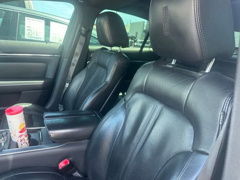 Used 2012 Lincoln MKS AWD image 7