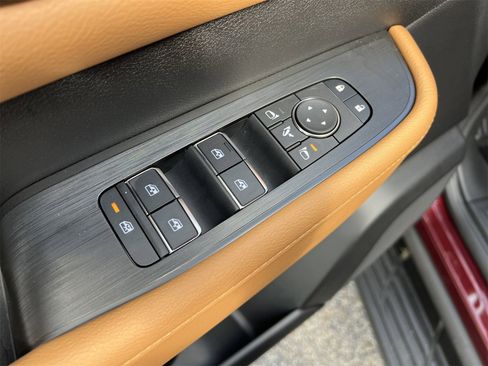 New 2025 Nissan Armada SL w/ Captain's Chari Seat Package image 18