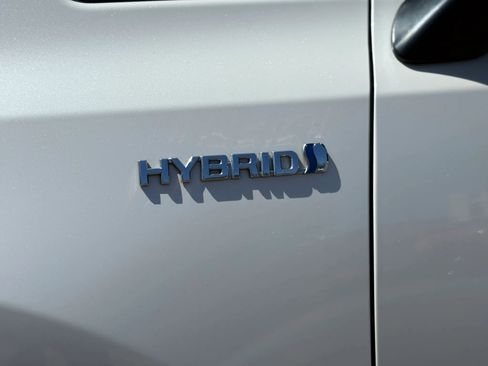 Used 2012 Toyota Prius V Three image 25