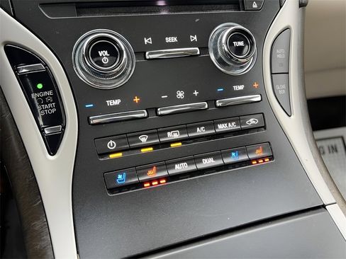 Used 2020 Lincoln Nautilus Reserve w/ Equipment Group 202A image 24