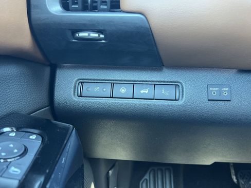 New 2026 Nissan Pathfinder Platinum FWD image 13