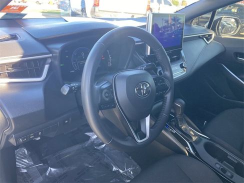 Certified 2025 Toyota Corolla SE image 19