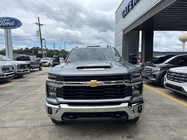 Used 2025 Chevrolet Silverado 3500 LT AWD/4WD image 2