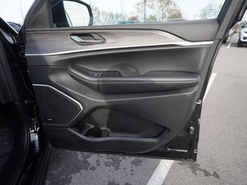 Used 2021 Jeep Grand Cherokee L Limited image 22