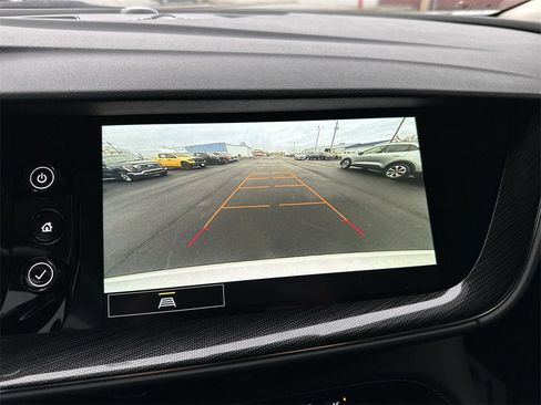 Used 2023 Buick Envision Essence image 17