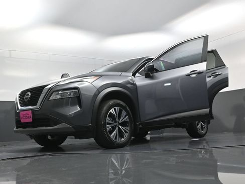 Used 2023 Nissan Rogue SV FWD image 28