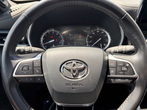 Used 2022 Toyota Highlander XSE AWD/4WD image 37
