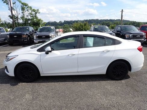 Used 2019 Chevrolet Cruze LS w/ LS Convenience Package FWD image 2