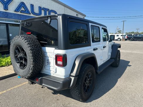 Used 2024 Jeep Wrangler Unlimited AWD/4WD image 4