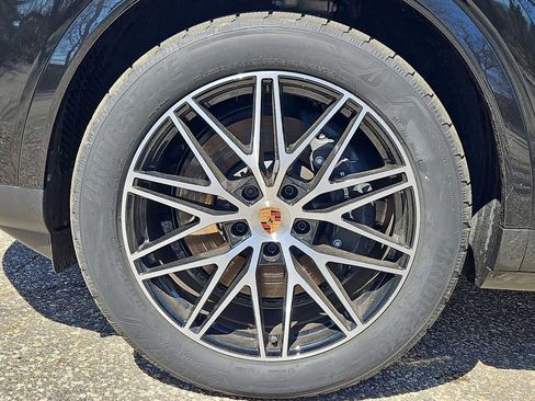 New 2026 Porsche Cayenne AWD/4WD image 3