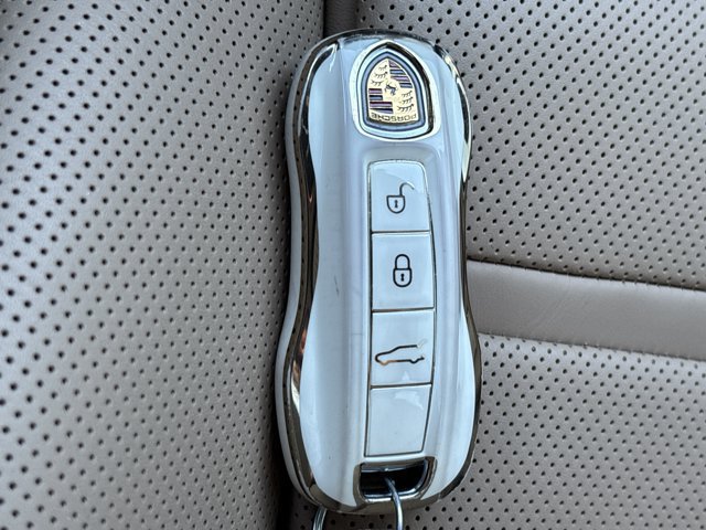 Used 2024 Porsche Cayenne AWD/4WD image 43