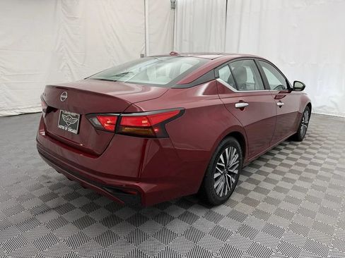 Used 2025 Nissan Altima 2.5 SV FWD image 4