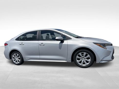 Used 2024 Toyota Corolla LE FWD image 2