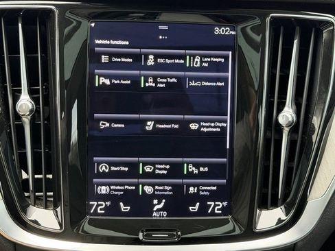 Used 2022 Volvo V60 T5 Cross Country w/ Advanced Package image 27