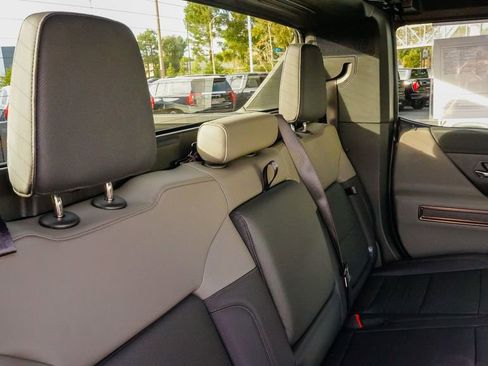 Used 2025 GMC Hummer EV 2X image 12