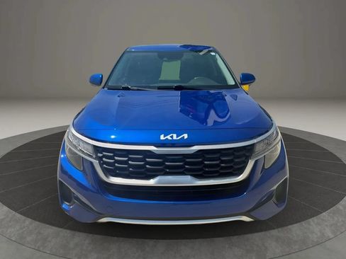 Used 2023 Kia Seltos LX AWD/4WD image 2