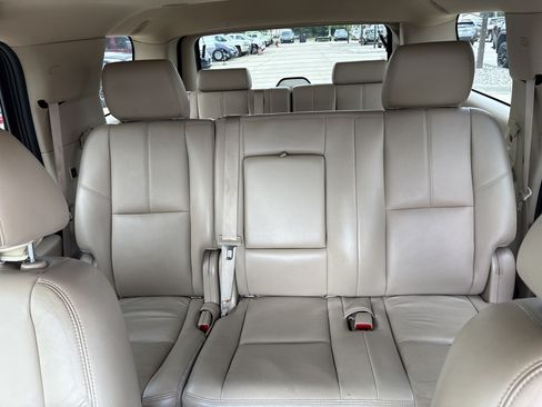 Used 2012 Chevrolet Tahoe LT w/ Luxury Package AWD/4WD image 16