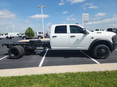 New 2026 RAM 5500 Tradesman AWD/4WD image 9