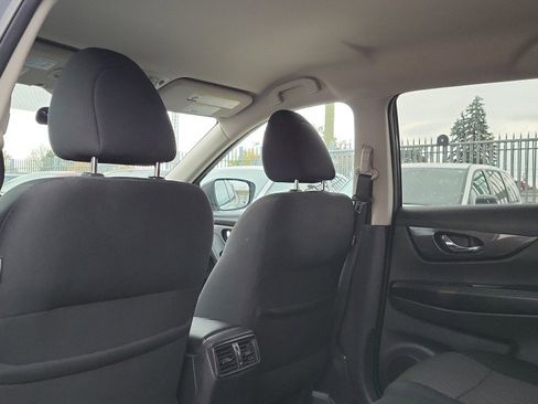 Used 2018 Nissan Rogue S image 27