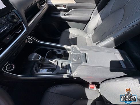 Certified 2024 Toyota Grand Highlander Limited image 22