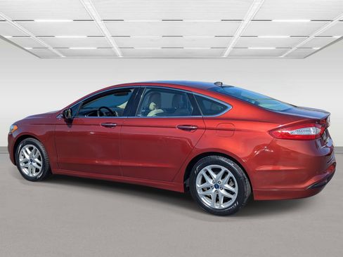Used 2014 Ford Fusion SE w/ Equipment Group 202A image 3