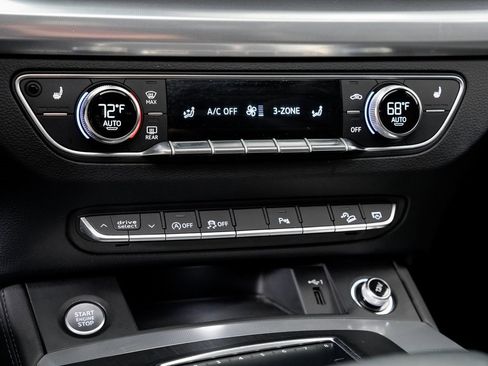 Used 2020 Audi Q5 2.0T Titanium Premium Plus w/ Premium Plus Package image 17