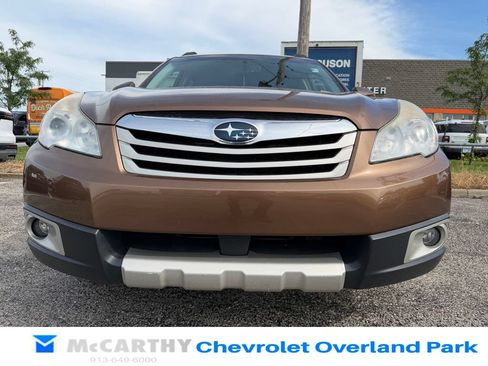Used 2012 Subaru Outback 2.5i Premium w/ All-Weather Pkg AWD/4WD image 8