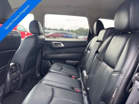 Used 2019 Nissan Pathfinder SL image 24