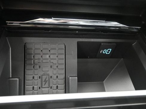 New 2026 Ford F250 Lariat w/ Black Appearance Package image 30