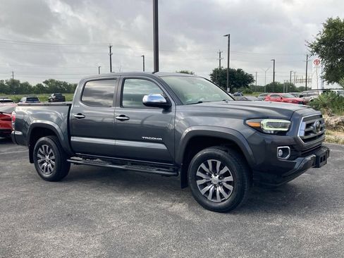 Used 2022 Toyota Tacoma Limited RWD image 3