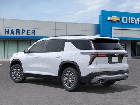 New 2026 Chevrolet Traverse LT w/ Driver Confidence Package AWD/4WD image 3