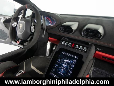 Used 2023 Lamborghini Huracan Tecnica RWD image 33