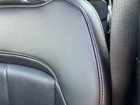 Used 2024 Jeep Grand Cherokee Limited w/ Luxury Tech Group II image 14