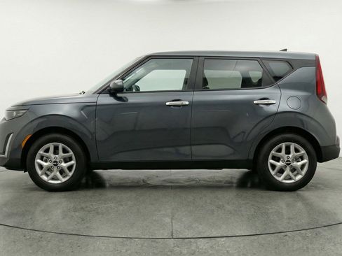 Used 2025 Kia Soul LX w/ LX Technology Package FWD image 5
